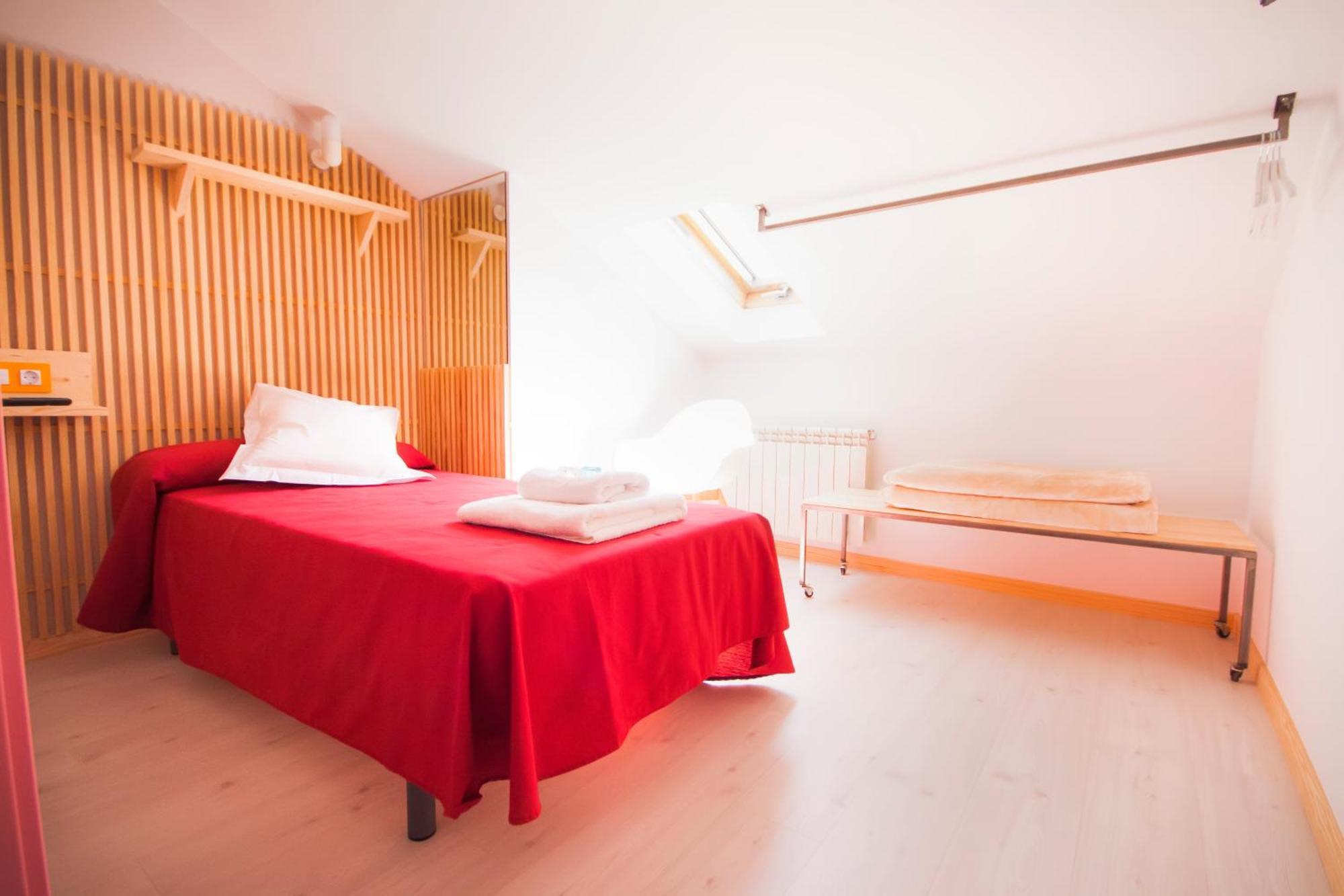 Pension Restaurante Casa Camino ปาลัสเดเรย์ ภายนอก รูปภาพ