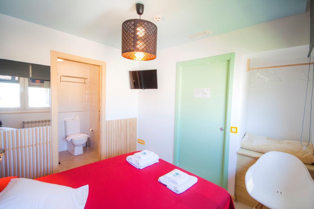 Pension Restaurante Casa Camino ปาลัสเดเรย์ ภายนอก รูปภาพ