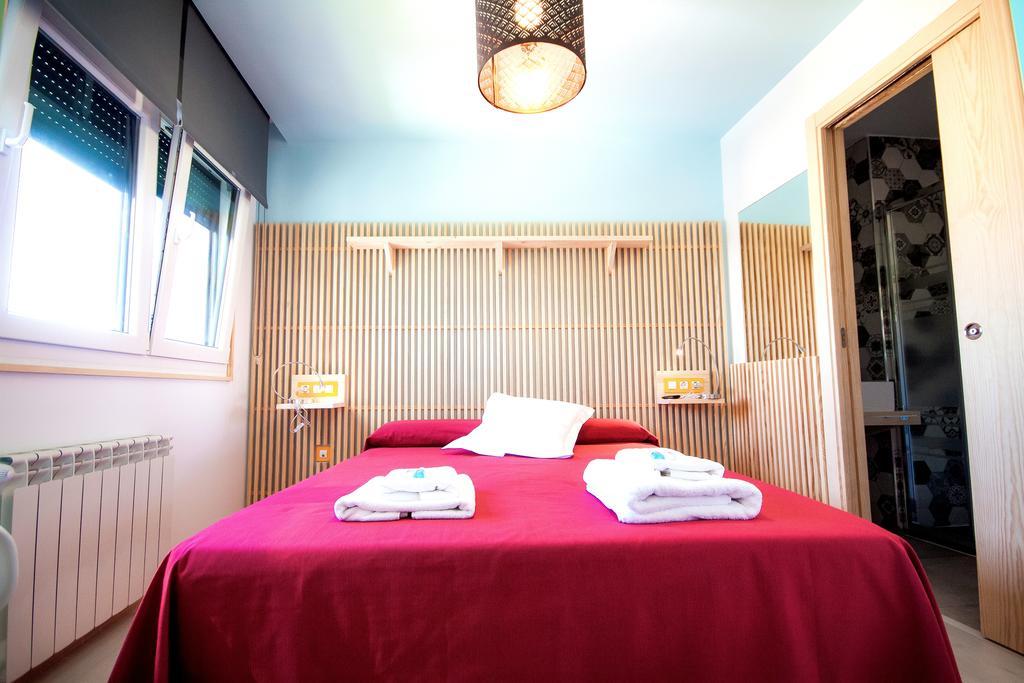 Pension Restaurante Casa Camino ปาลัสเดเรย์ ภายนอก รูปภาพ