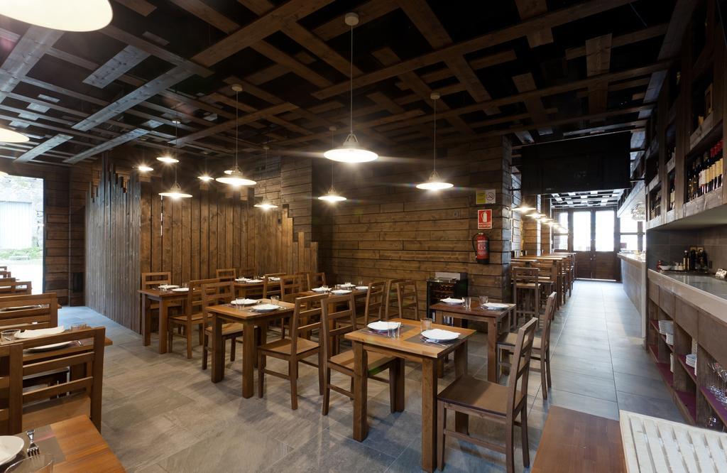 Pension Restaurante Casa Camino ปาลัสเดเรย์ ภายนอก รูปภาพ