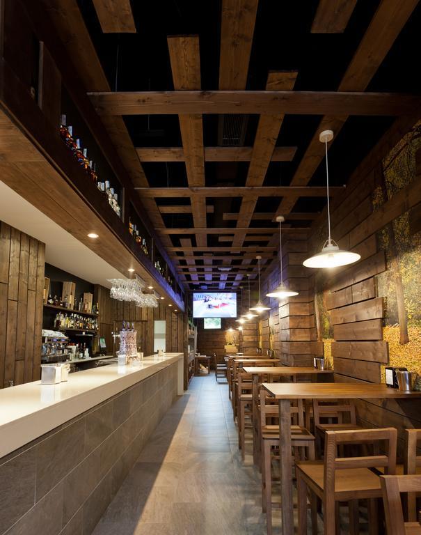 Pension Restaurante Casa Camino ปาลัสเดเรย์ ภายนอก รูปภาพ