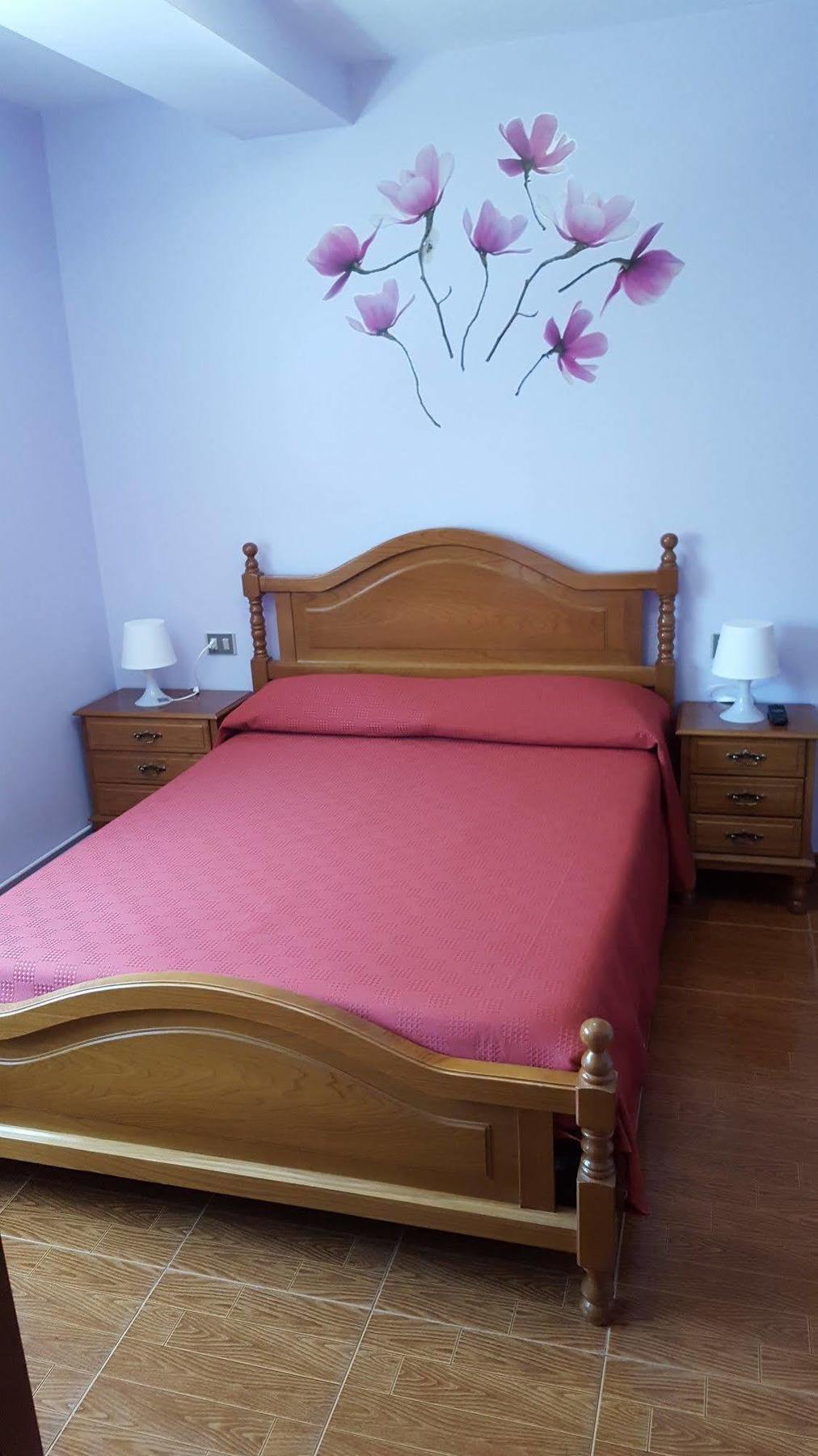 Pension Restaurante Casa Camino ปาลัสเดเรย์ ภายนอก รูปภาพ