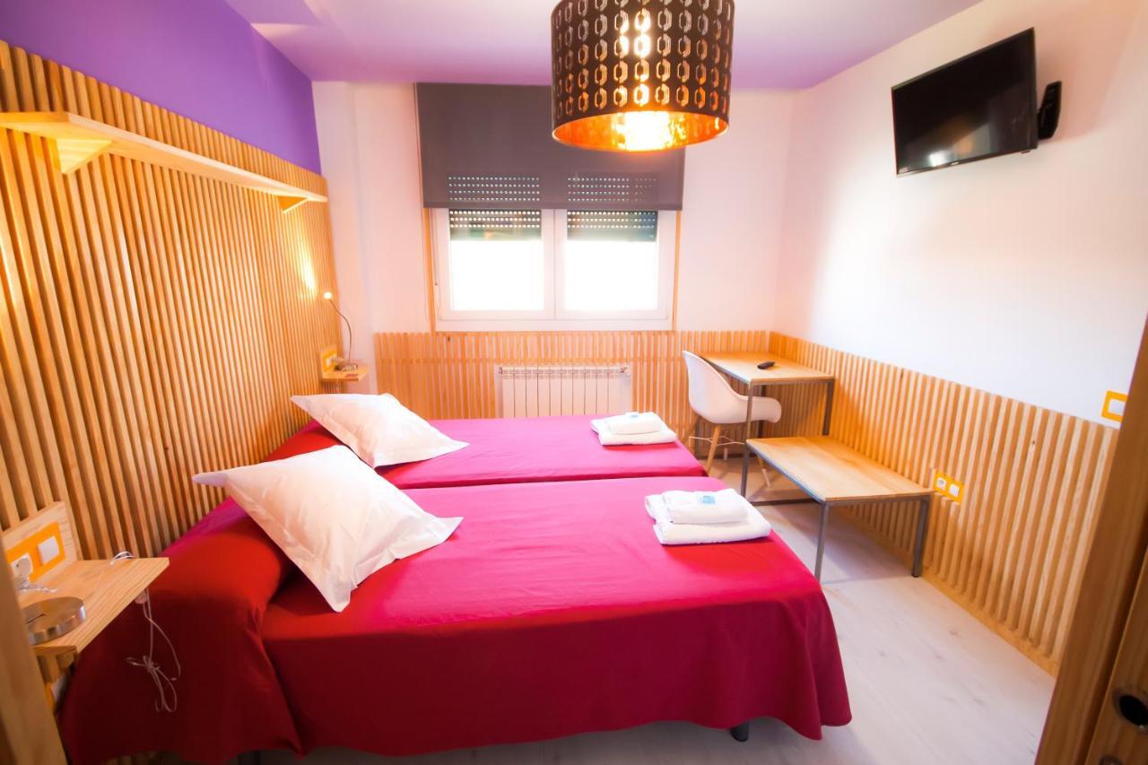 Pension Restaurante Casa Camino ปาลัสเดเรย์ ภายนอก รูปภาพ
